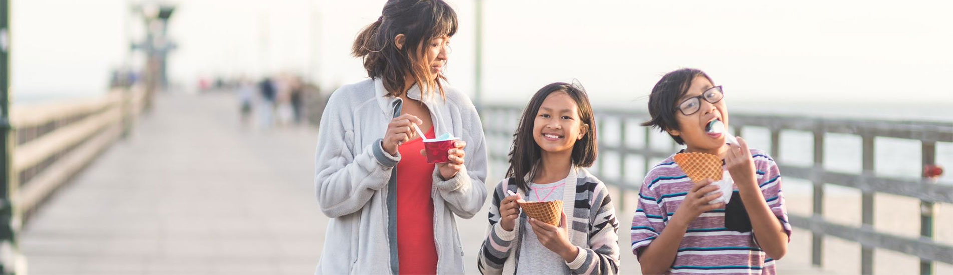 mom and kids eating ice cream on the pie.jpg